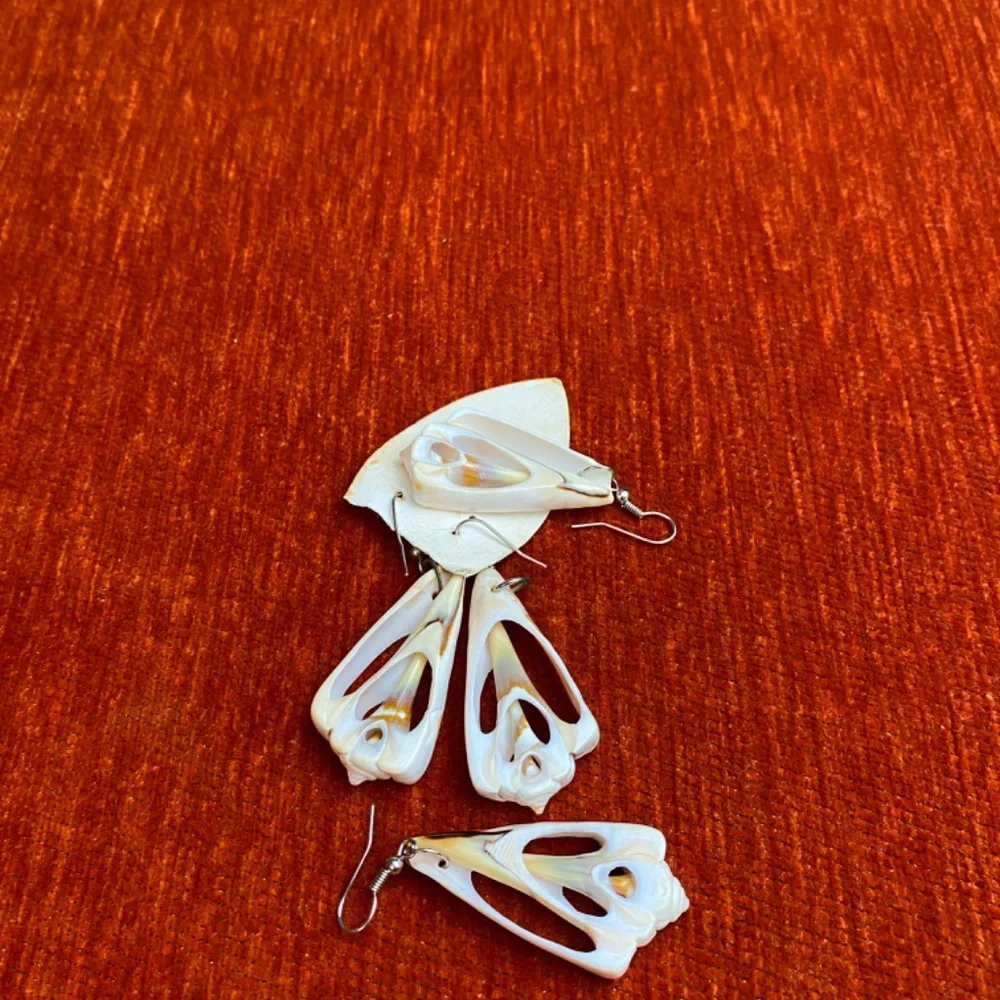 Handmade Real  African Sea Shells Vintage Earrings - Picture 4 of 5